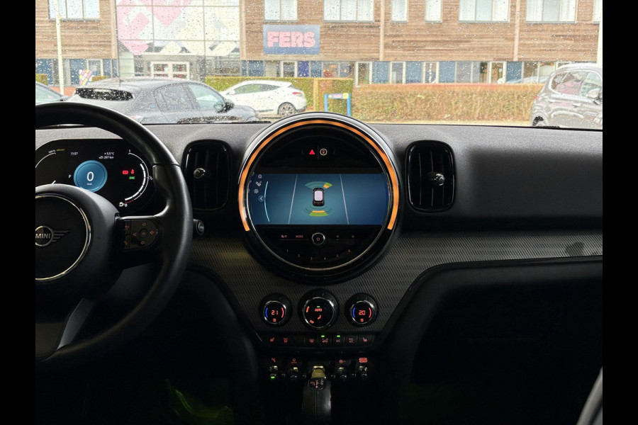 MINI Countryman 1.5 Cooper S E ALL4 Classic | Panoramadak | Lederen bekleding | Adaptive LED | Stoelverwarming | Verwarmd Stuurwiel | Sportstoelen | Climate control | Armsteun | Keyless entry