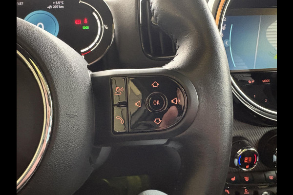 MINI Countryman 1.5 Cooper S E ALL4 Classic | Panoramadak | Lederen bekleding | Adaptive LED | Stoelverwarming | Verwarmd Stuurwiel | Sportstoelen | Climate control | Armsteun | Keyless entry