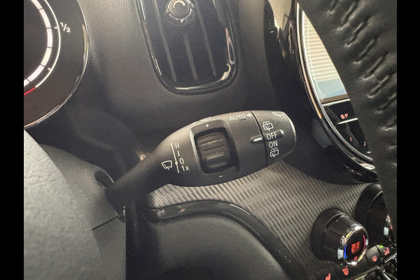 MINI Countryman 1.5 Cooper S E ALL4 Classic | Panoramadak | Lederen bekleding | Adaptive LED | Stoelverwarming | Verwarmd Stuurwiel | Sportstoelen | Climate control | Armsteun | Keyless entry