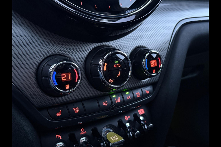 MINI Countryman 1.5 Cooper S E ALL4 Classic | Panoramadak | Lederen bekleding | Adaptive LED | Stoelverwarming | Verwarmd Stuurwiel | Sportstoelen | Climate control | Armsteun | Keyless entry
