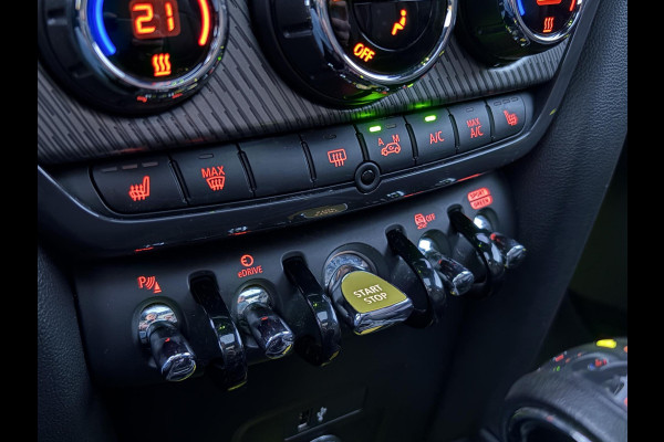 MINI Countryman 1.5 Cooper S E ALL4 Classic | Panoramadak | Lederen bekleding | Adaptive LED | Stoelverwarming | Verwarmd Stuurwiel | Sportstoelen | Climate control | Armsteun | Keyless entry