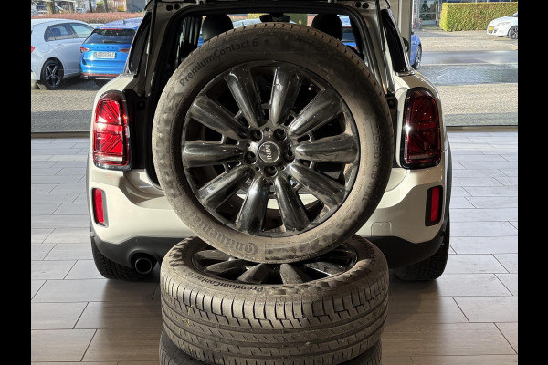 MINI Countryman 1.5 Cooper S E ALL4 Classic | Panoramadak | Lederen bekleding | Adaptive LED | Stoelverwarming | Verwarmd Stuurwiel | Sportstoelen | Climate control | Armsteun | Keyless entry