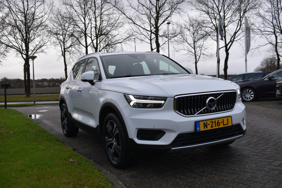Volvo XC40 T4 211PK Recharge Inscription | Trekhaak | Panodak | H&K | ACC | Leder | Stuurverwarming | 360 Camera