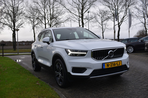 Volvo XC40 T4 211PK Recharge Inscription | Trekhaak | Panodak | H&K | ACC | Leder | Stuurverwarming | 360 Camera