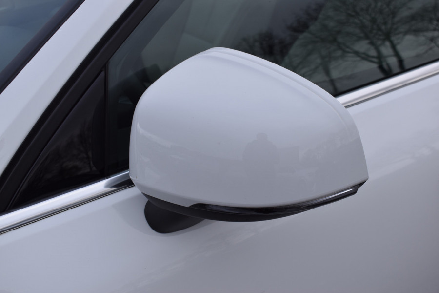 Volvo XC40 T4 211PK Recharge Inscription | Trekhaak | Panodak | H&K | ACC | Leder | Stuurverwarming | 360 Camera