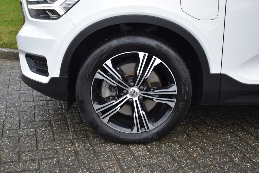 Volvo XC40 T4 211PK Recharge Inscription | Trekhaak | Panodak | H&K | ACC | Leder | Stuurverwarming | 360 Camera
