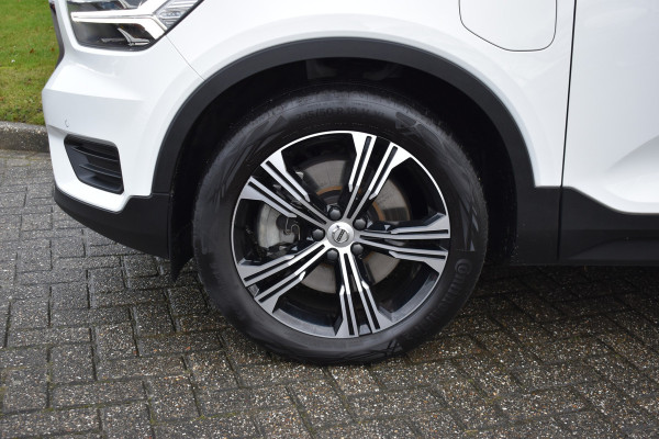 Volvo XC40 T4 211PK Recharge Inscription | Trekhaak | Panodak | H&K | ACC | Leder | Stuurverwarming | 360 Camera