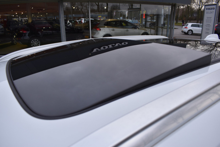 Volvo XC40 T4 211PK Recharge Inscription | Trekhaak | Panodak | H&K | ACC | Leder | Stuurverwarming | 360 Camera