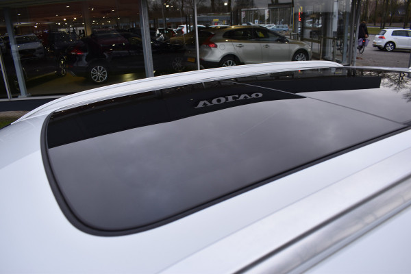 Volvo XC40 T4 211PK Recharge Inscription | Trekhaak | Panodak | H&K | ACC | Leder | Stuurverwarming | 360 Camera