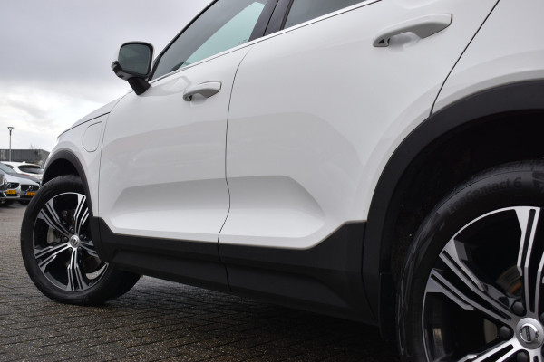 Volvo XC40 T4 211PK Recharge Inscription | Trekhaak | Panodak | H&K | ACC | Leder | Stuurverwarming | 360 Camera