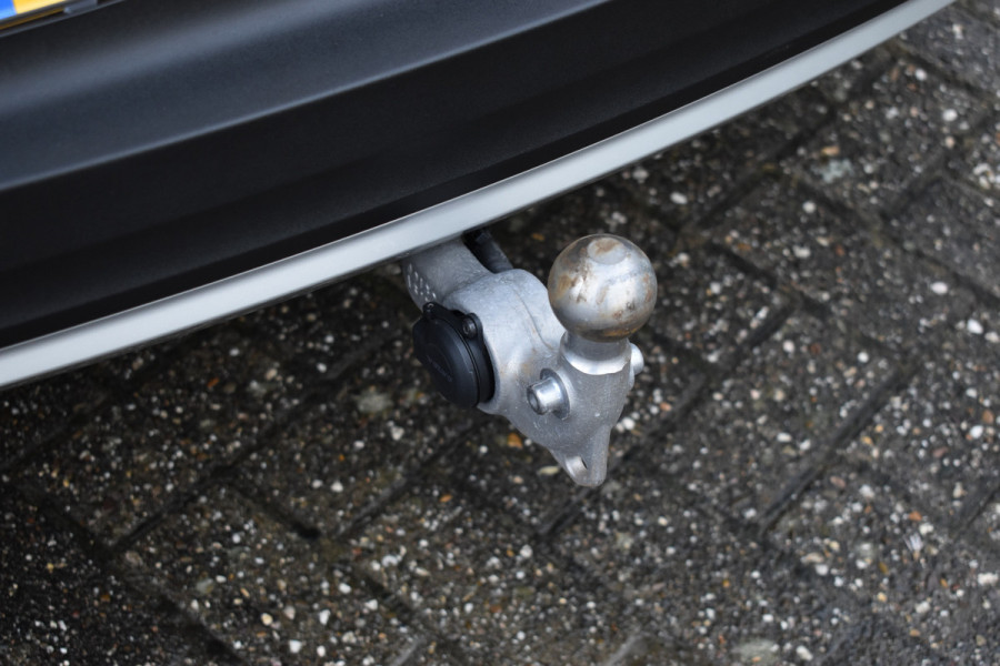 Volvo XC40 T4 211PK Recharge Inscription | Trekhaak | Panodak | H&K | ACC | Leder | Stuurverwarming | 360 Camera