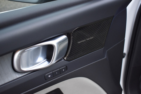 Volvo XC40 T4 211PK Recharge Inscription | Trekhaak | Panodak | H&K | ACC | Leder | Stuurverwarming | 360 Camera