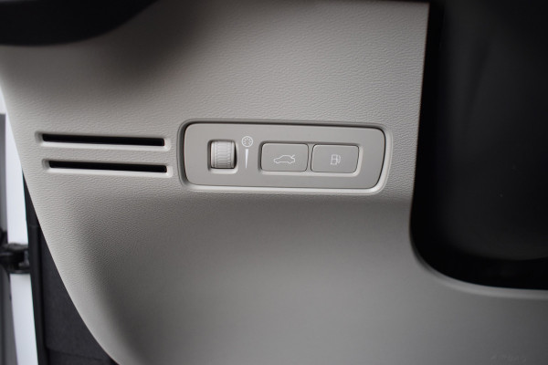 Volvo XC40 T4 211PK Recharge Inscription | Trekhaak | Panodak | H&K | ACC | Leder | Stuurverwarming | 360 Camera
