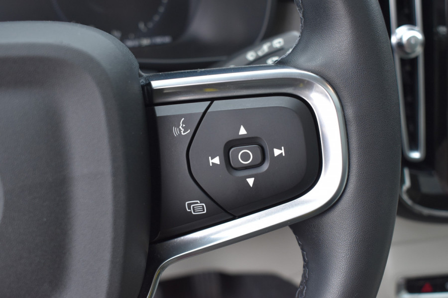 Volvo XC40 T4 211PK Recharge Inscription | Trekhaak | Panodak | H&K | ACC | Leder | Stuurverwarming | 360 Camera