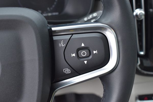 Volvo XC40 T4 211PK Recharge Inscription | Trekhaak | Panodak | H&K | ACC | Leder | Stuurverwarming | 360 Camera