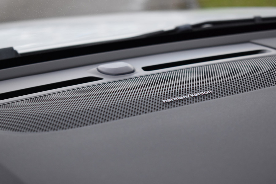 Volvo XC40 T4 211PK Recharge Inscription | Trekhaak | Panodak | H&K | ACC | Leder | Stuurverwarming | 360 Camera