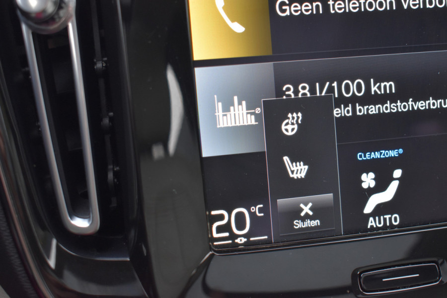 Volvo XC40 T4 211PK Recharge Inscription | Trekhaak | Panodak | H&K | ACC | Leder | Stuurverwarming | 360 Camera