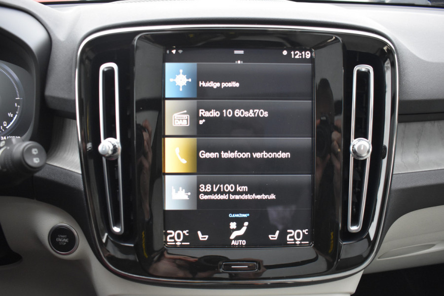 Volvo XC40 T4 211PK Recharge Inscription | Trekhaak | Panodak | H&K | ACC | Leder | Stuurverwarming | 360 Camera