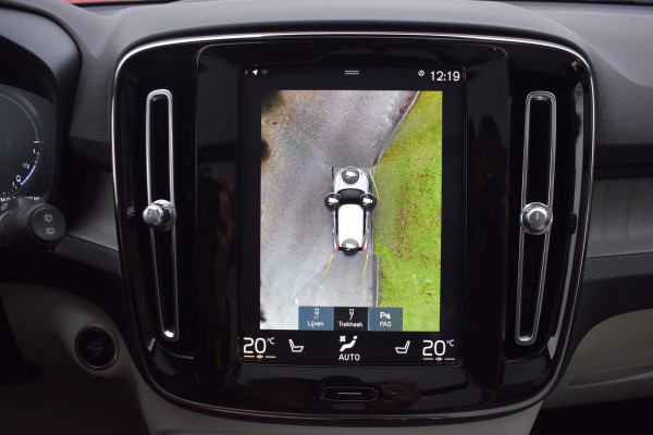 Volvo XC40 T4 211PK Recharge Inscription | Trekhaak | Panodak | H&K | ACC | Leder | Stuurverwarming | 360 Camera