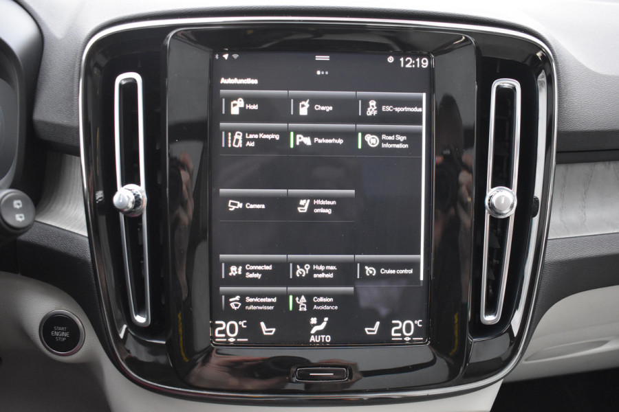 Volvo XC40 T4 211PK Recharge Inscription | Trekhaak | Panodak | H&K | ACC | Leder | Stuurverwarming | 360 Camera