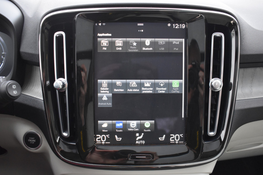 Volvo XC40 T4 211PK Recharge Inscription | Trekhaak | Panodak | H&K | ACC | Leder | Stuurverwarming | 360 Camera