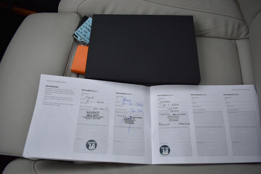 Volvo XC40 T4 211PK Recharge Inscription | Trekhaak | Panodak | H&K | ACC | Leder | Stuurverwarming | 360 Camera