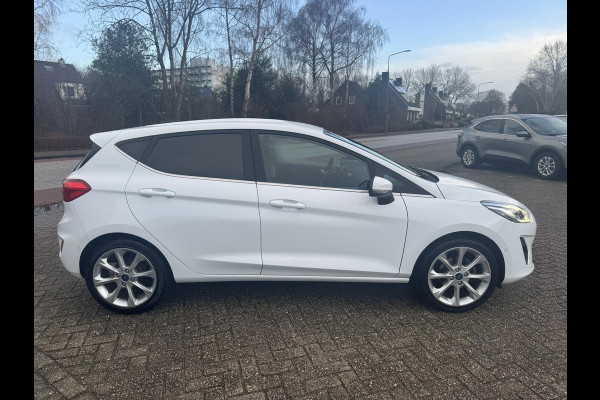 Ford Fiesta 1.0 EcoBoost Titanium 100pk | Adaptive cruise control | Bang&Olufsen | Winter Pack | Camera | Lichtemetalen velgen