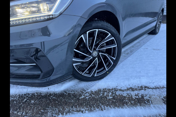 Volkswagen Touran 1.5 TSI R-Line Exclusive 7p,afn.Trekhaak,Navigatie,parkeersensoren/Camera,stoelverwarming,