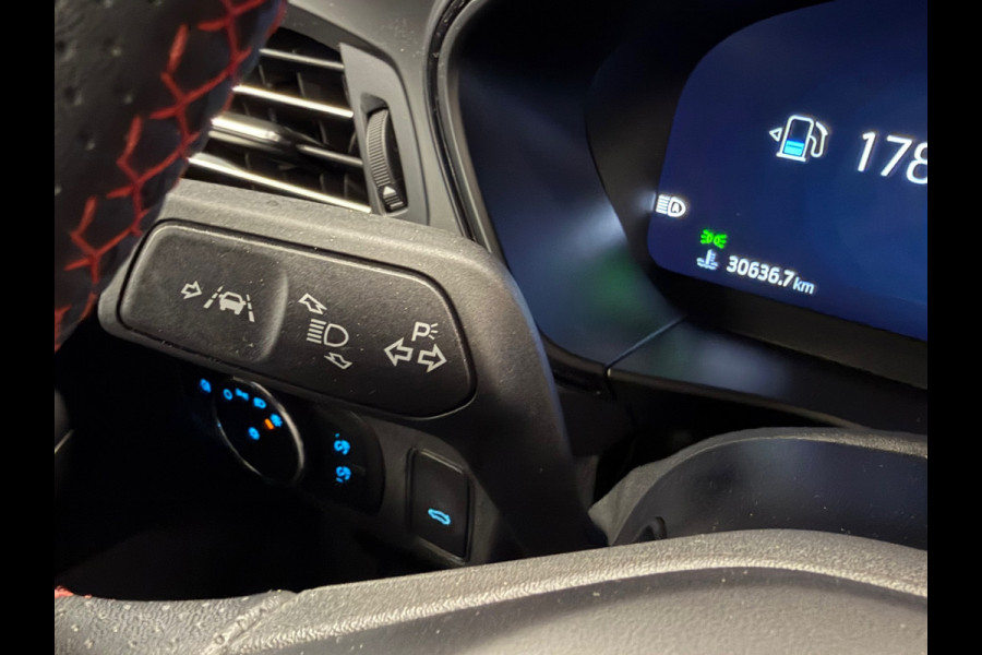Ford Focus 1.0 ST-Line X AUT. B&O PANO CAMERA PARKEERSENSOREN VOOR EN ACHTER ACC STUURVERWARMING STOELVERWARM DODEHOEK LANE ASSIST