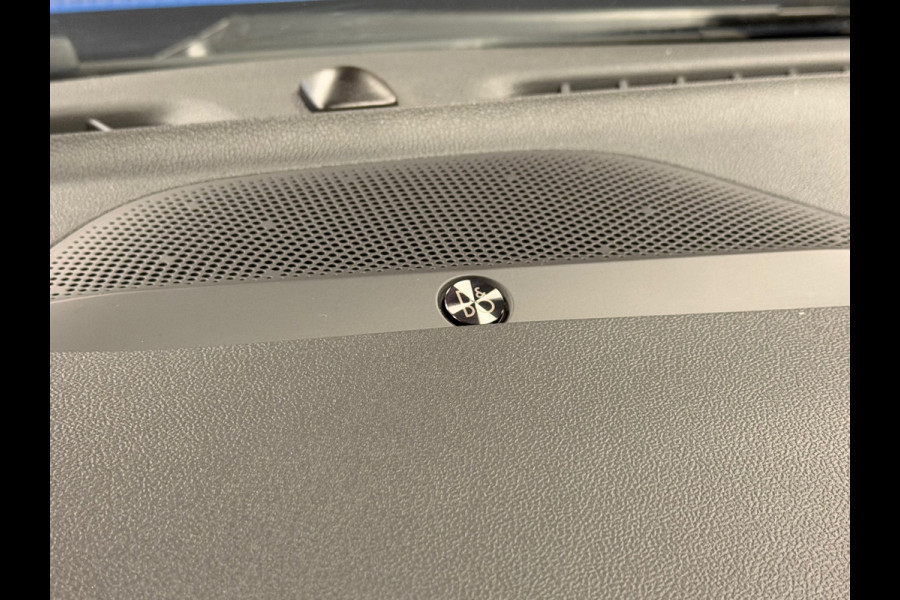 Ford Focus 1.0 ST-Line X AUT. B&O PANO CAMERA PARKEERSENSOREN VOOR EN ACHTER ACC STUURVERWARMING STOELVERWARM DODEHOEK LANE ASSIST