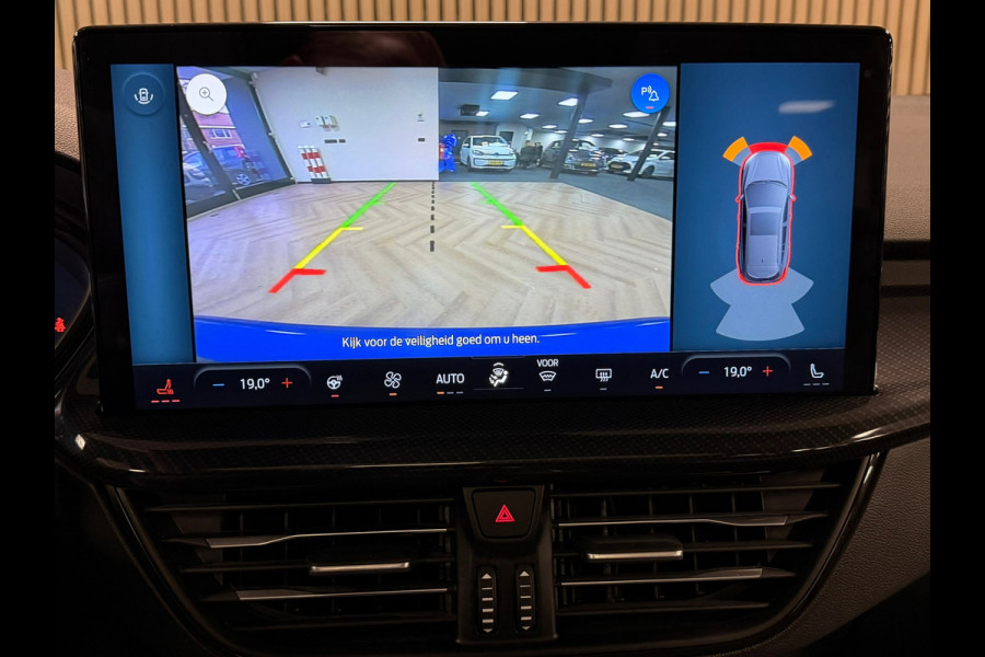 Ford Focus 1.0 ST-Line X AUT. B&O PANO CAMERA PARKEERSENSOREN VOOR EN ACHTER ACC STUURVERWARMING STOELVERWARM DODEHOEK LANE ASSIST