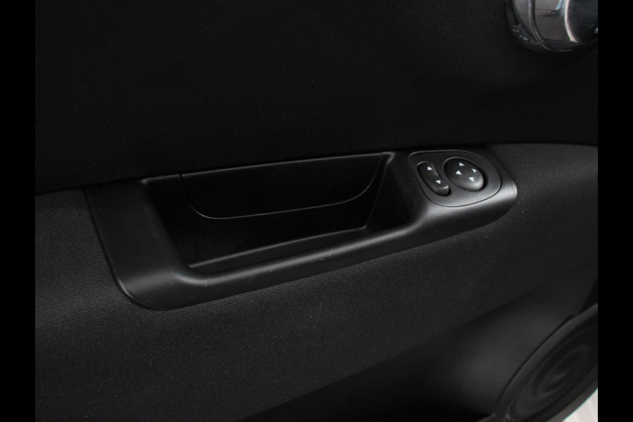 Fiat 500 1.0 Hybrid Dolcevita Finale Panorama dak Airco Cruise Control Navigatie Apple Carplay/Android Auto Dab Digitale Cockpit Parkeer Sensoren  Lichtmetalen Velgen 16" Led