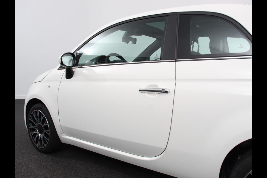 Fiat 500 1.0 Hybrid Dolcevita Finale Panorama dak Airco Cruise Control Navigatie Apple Carplay/Android Auto Dab Digitale Cockpit Parkeer Sensoren  Lichtmetalen Velgen 16" Led
