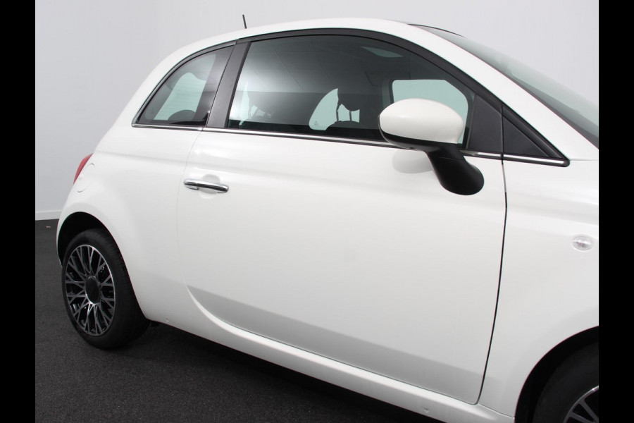 Fiat 500 1.0 Hybrid Dolcevita Finale Panorama dak Airco Cruise Control Navigatie Apple Carplay/Android Auto Dab Digitale Cockpit Parkeer Sensoren  Lichtmetalen Velgen 16" Led