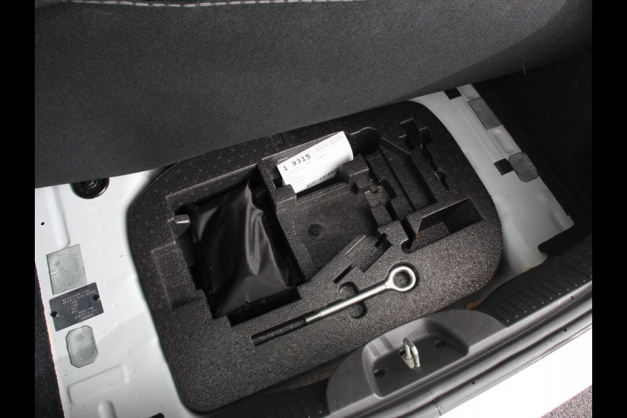 Fiat 500 1.0 Hybrid Dolcevita Finale Panorama dak Airco Cruise Control Navigatie Apple Carplay/Android Auto Dab Digitale Cockpit Parkeer Sensoren  Lichtmetalen Velgen 16" Led