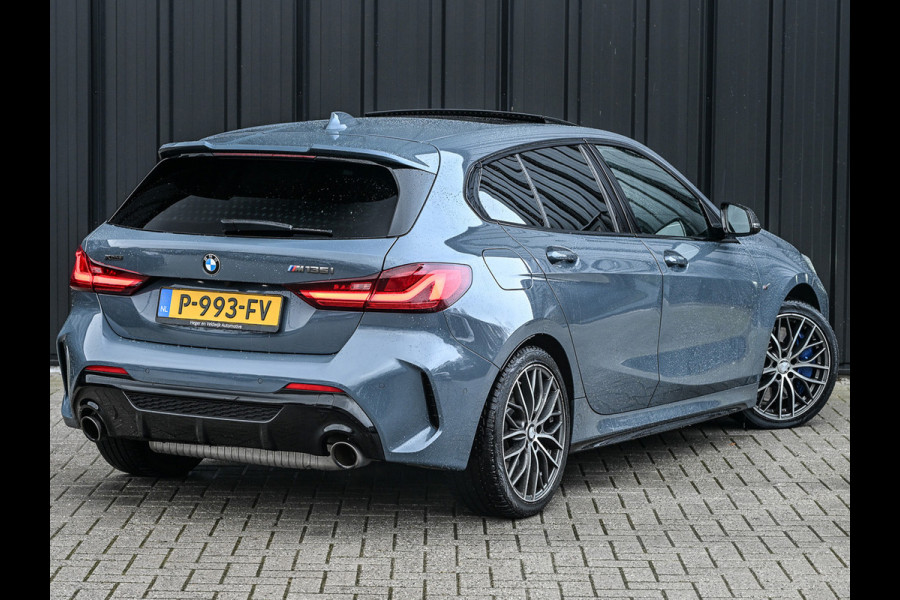 BMW 1-serie M135i xDrive High Executive · M- sport · Panoramadak · Camera · Active cruise · Harman/Kardon · Adaptive Suspension · M Sportbra