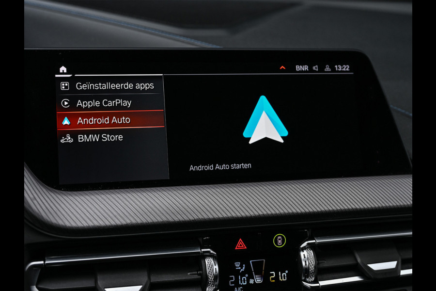 BMW 1-serie M135i xDrive High Executive · M- sport · Panoramadak · Camera · Active cruise · Harman/Kardon · Adaptive Suspension · M Sportbra