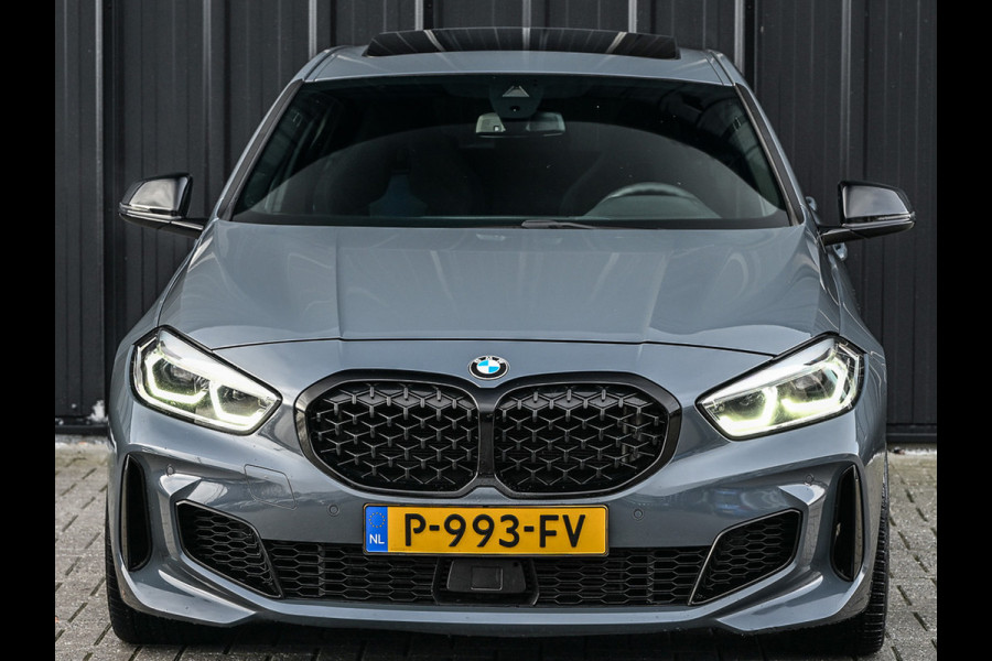 BMW 1-serie M135i xDrive High Executive · M- sport · Panoramadak · Camera · Active cruise · Harman/Kardon · Adaptive Suspension · M Sportbra