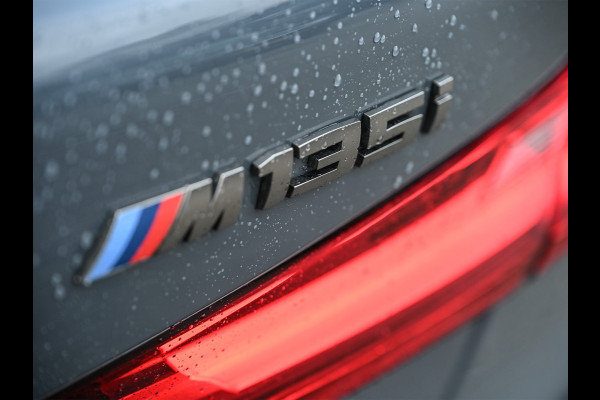 BMW 1-serie M135i xDrive High Executive · M- sport · Panoramadak · Camera · Active cruise · Harman/Kardon · Adaptive Suspension · M Sportbra