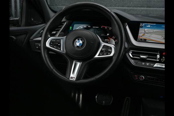 BMW 1-serie M135i xDrive High Executive · M- sport · Panoramadak · Camera · Active cruise · Harman/Kardon · Adaptive Suspension · M Sportbra