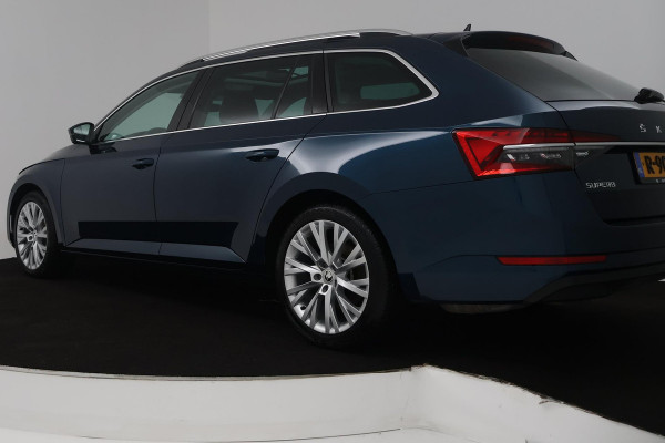 Škoda Superb Combi 1.5 TSI ACT Business Edition Plus (PANORAMADAK, STUUR-/STOELVERWARMING, CAMERA, ADAPTIVE CRUISE)