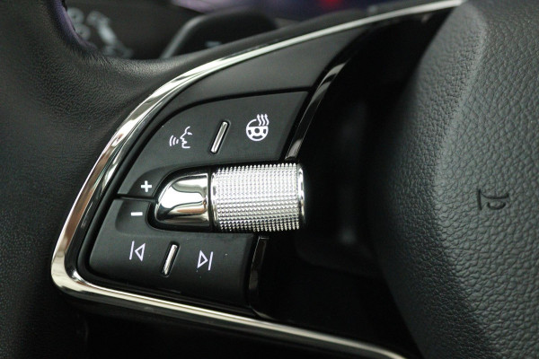 Škoda Superb Combi 1.5 TSI ACT Business Edition Plus (PANORAMADAK, STUUR-/STOELVERWARMING, CAMERA, ADAPTIVE CRUISE)