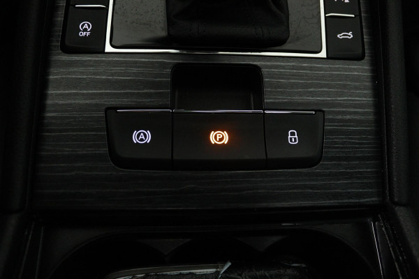 Škoda Superb Combi 1.5 TSI ACT Business Edition Plus (PANORAMADAK, STUUR-/STOELVERWARMING, CAMERA, ADAPTIVE CRUISE)