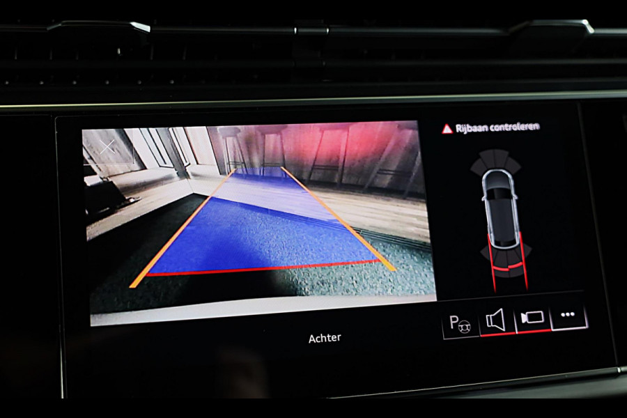 Audi Q8 55 TFSI e Quattro S Line / B & O / Camera / F1 / Cruise Control / Sfeerverlichting / Dig Cockpit / Matrix / Pdc / 23 Inch