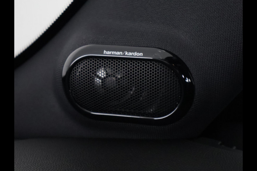 MINI Cooper S Electric Charged 33 kWh (184 PK) | Navigatie | Stoelverwarming | 1e eigenaar |