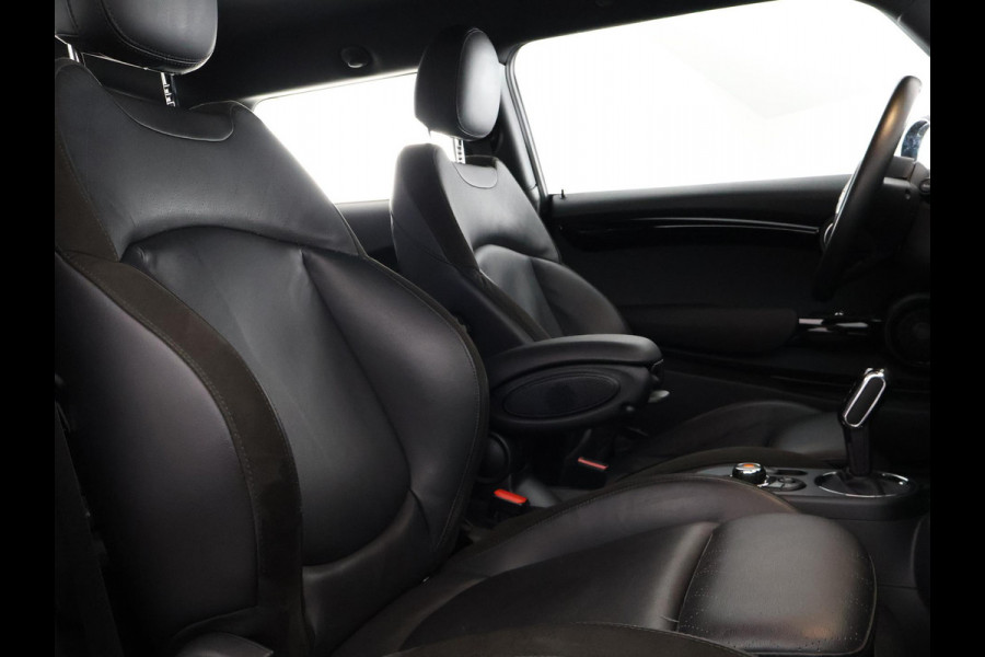 MINI Cooper S Electric Charged 33 kWh (184 PK) | Navigatie | Stoelverwarming | 1e eigenaar |