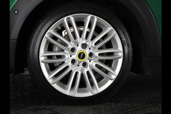 MINI Cooper S Electric Charged 33 kWh (184 PK) | Navigatie | Stoelverwarming | 1e eigenaar |