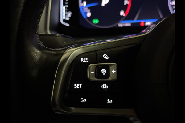 Volkswagen T-Roc 2.0 TSI 4Motion 3X R-LINE | PANO | VIRTUAL | CAMERA