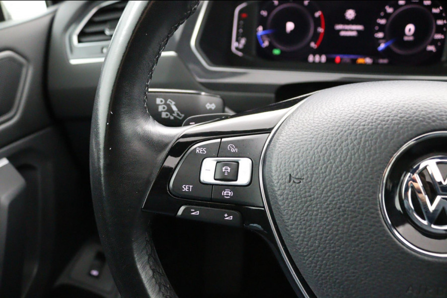 Volkswagen Tiguan Allspace 1.5 TSI R*AUTOM*PANO*ACC*NAVI*HAAK*CAM*CARPLAY*ECC