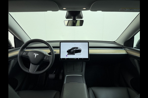 Tesla Model Y LFP-Accu SOH 97% Leder Lmv 20" Warmtepomp Camera's Panormadak Adap.Cruise Navi RWD Ecc Autopilot Stoel+Stuur+Achterbank Verwarming Elek.Achterklep Dodehoek detector Draadloze telefoonlader Origineel Nederlandse Auto